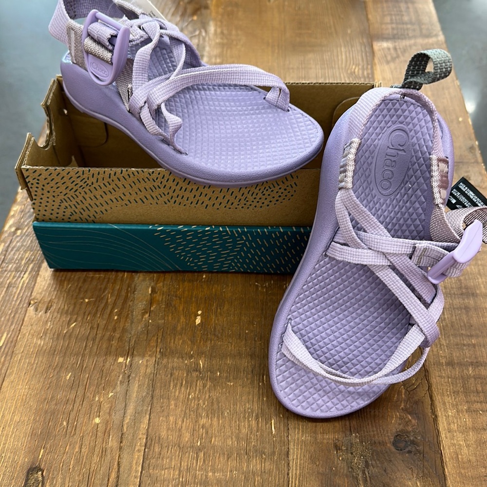 NWT Chaco Purple Sandal Size 11 in kids